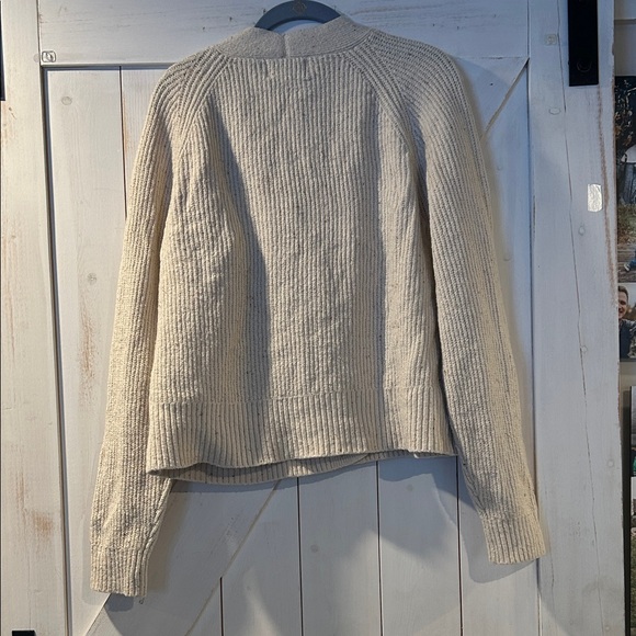 Old Navy Women's Cream Knit Cardigan Medium - Picture 4 of 4